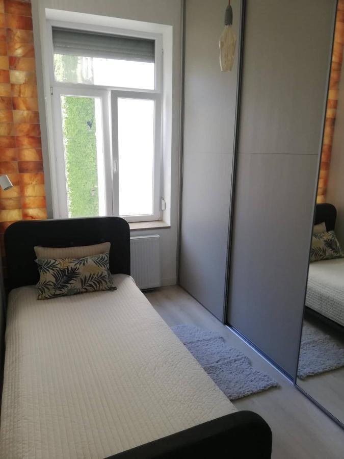 2 Bedroom Stylish Apartment In Buda Будапеща Екстериор снимка